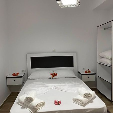 Rentrooms Geni Ksamil Dış mekan fotoğraf