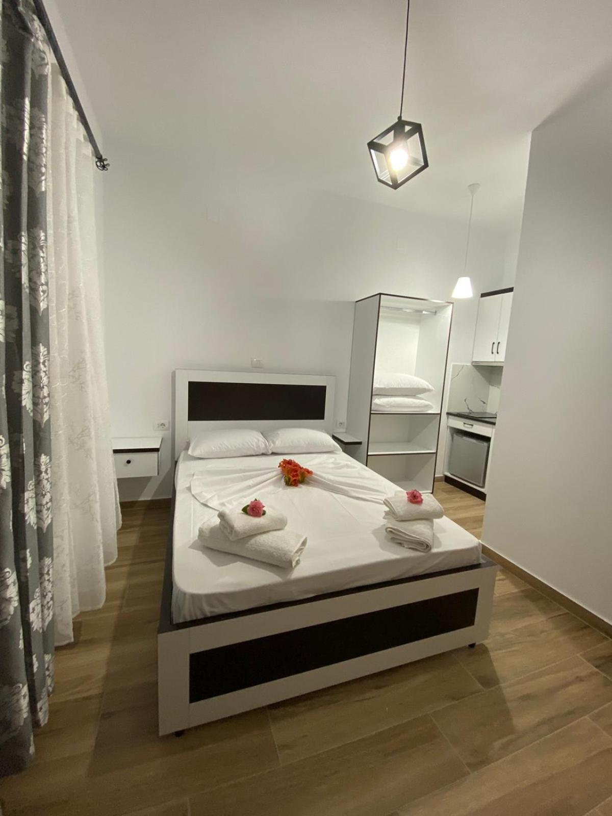 Rentrooms Geni Ksamil Dış mekan fotoğraf