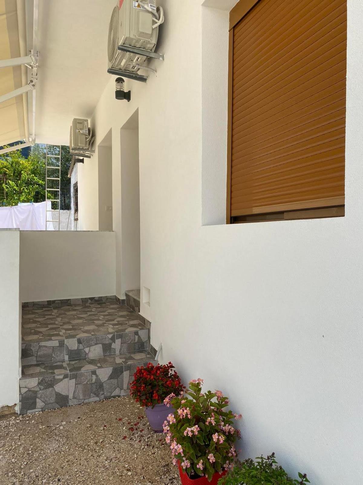 Rentrooms Geni Ksamil Dış mekan fotoğraf